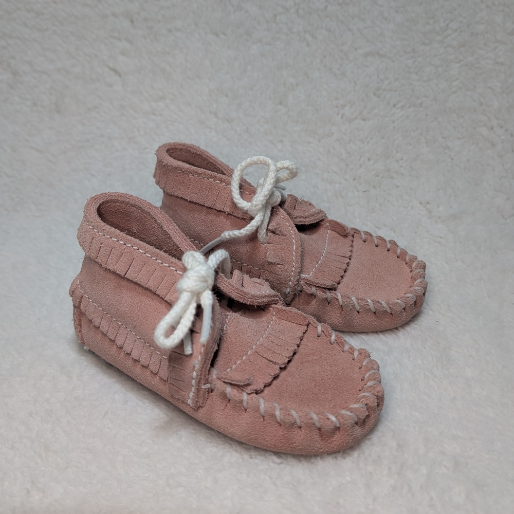 Minnetonka Toddler Size 3 Soft Pink Moccasins Fringe Suede Lace Tie